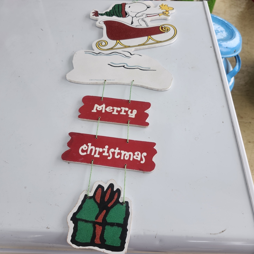 Snoopy Festive Merry Christmas Wooden Hanging Decoration